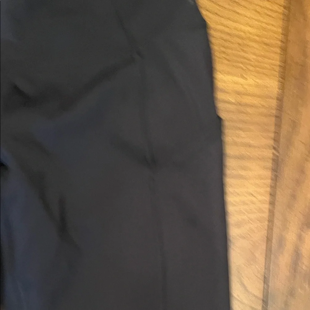 Lululemon Black High-Waisted 7/8 Leggings with‎ Reflective Detail, size 4